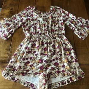 Floral American Eagle Romper ✨